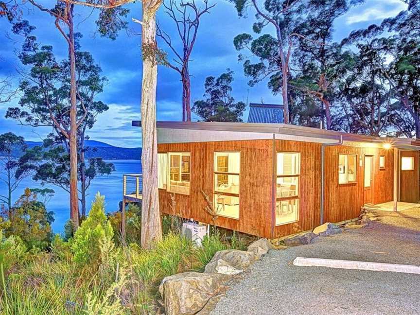 Stewarts Bay Lodge, Accommodation in Port Arthur