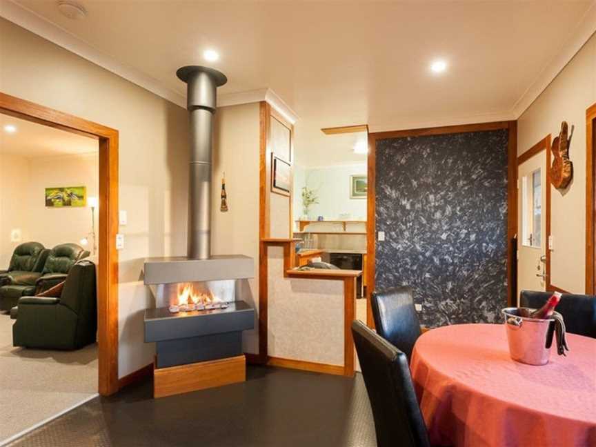 Artisan Spa Views 5 bedrooms 4 bathrooms, Witta, QLD