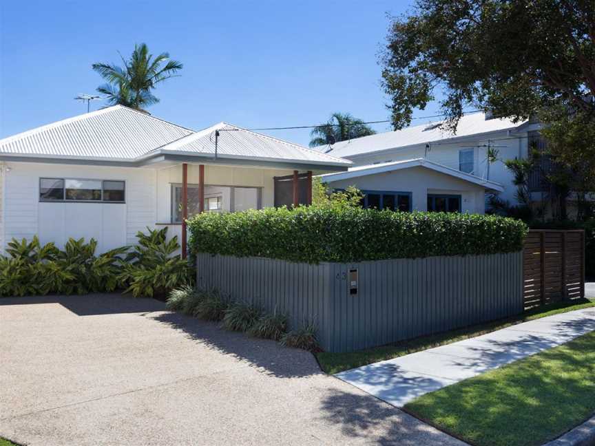 CORPORATE BEACH HOUSE, Manly, QLD