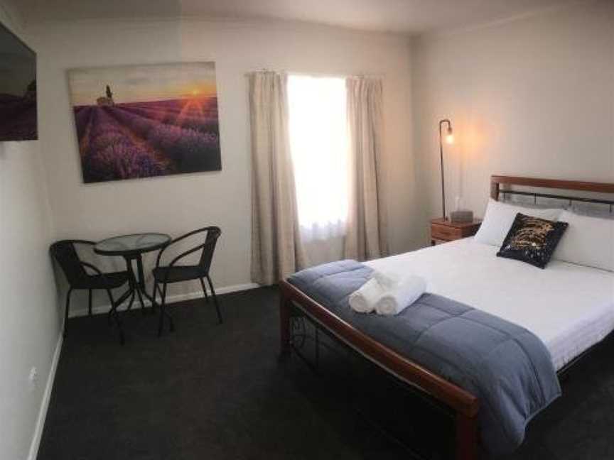 3ree- Spacious & Charming Apartment, East Devonport, TAS