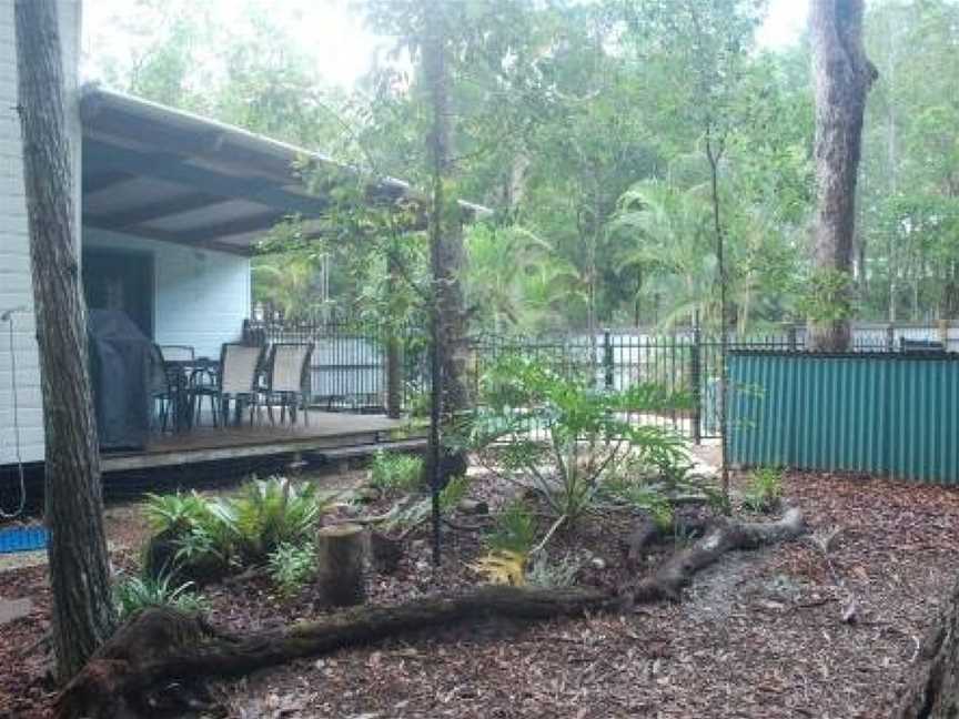 1 Naiad Court - Lowset family home with swimming pool and covered deck. Pet friendly, Rainbow Beach, QLD