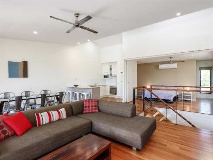 Unit 2 Rainbow Surf - Modern, double storey townhouse with large shared pool, close to beach and shops, Rainbow Beach, QLD