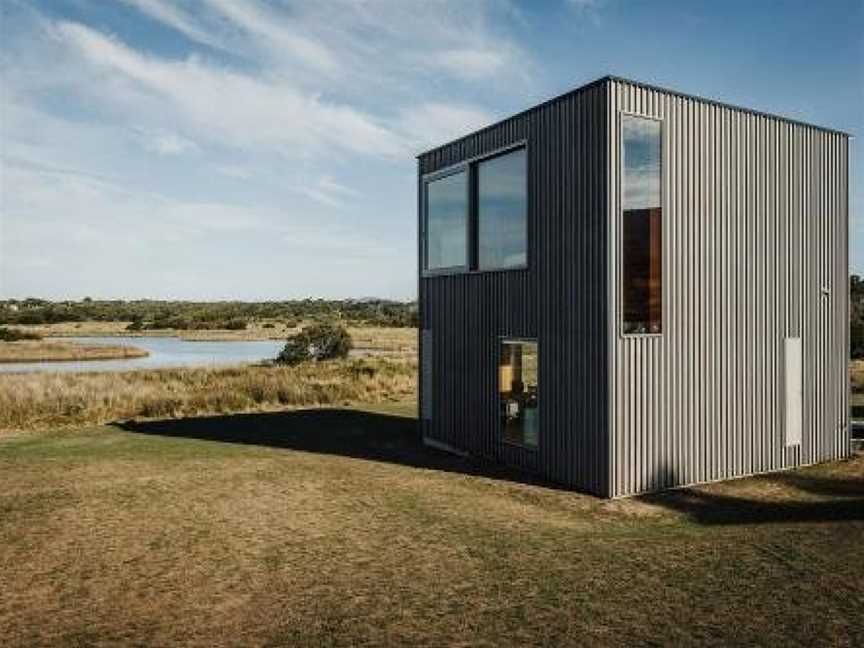 SEA STACKS Shacks at The Denison, Accommodation in Douglas River