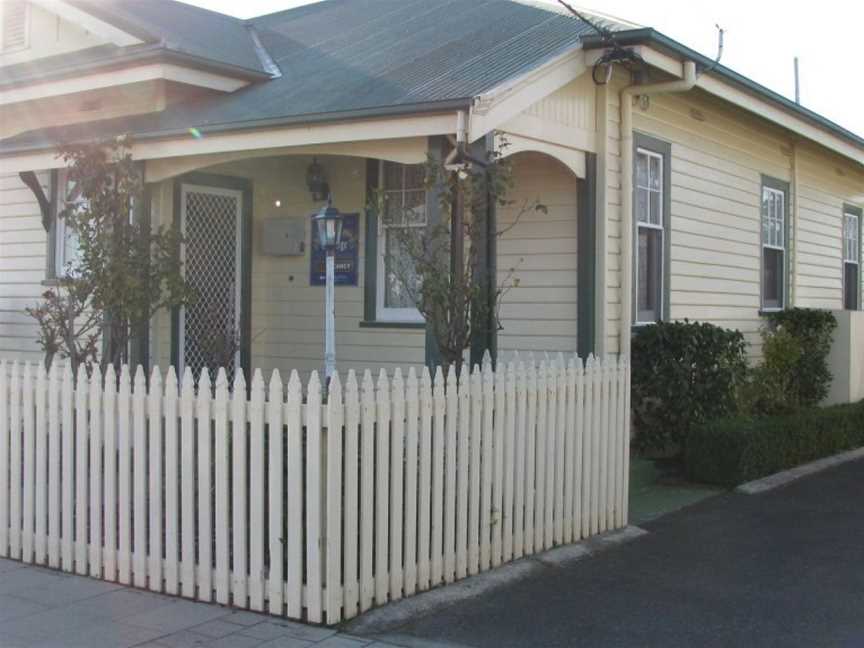 AAA - Ye Olde Post Office Cottage - Smithton, Accommodation in Smithton