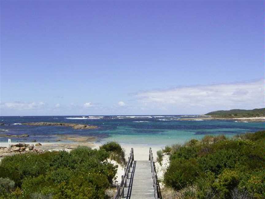 Nutkin Lodge, Accommodation in Peaceful Bay