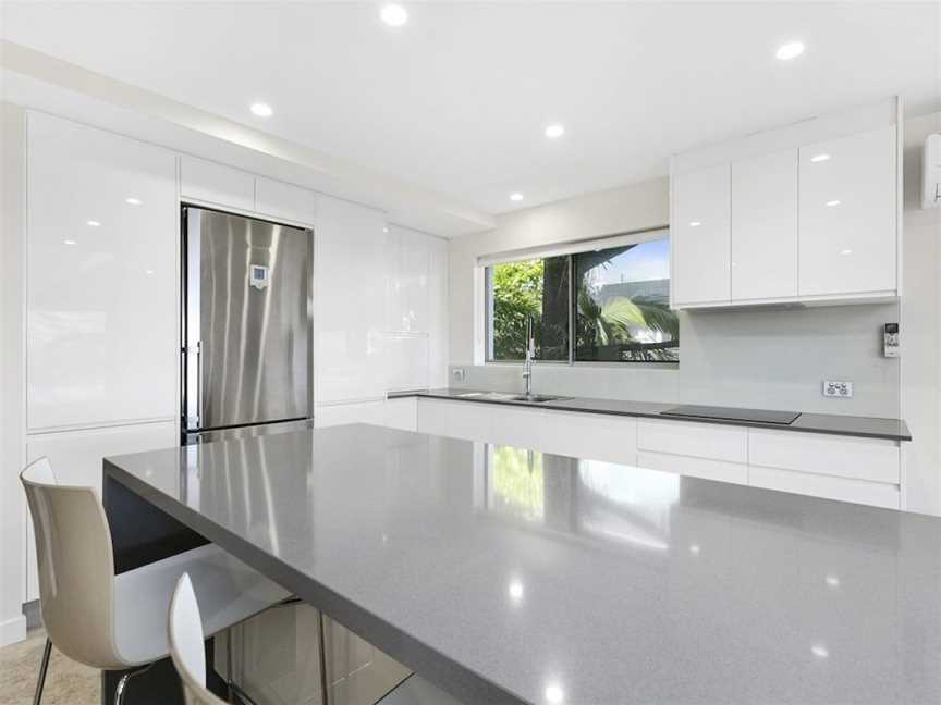 Exquisite Penthouse with views to Laguna Bay - Unit 3 Taralla 18 Edgar Bennett Avenue, Noosa Heads, QLD