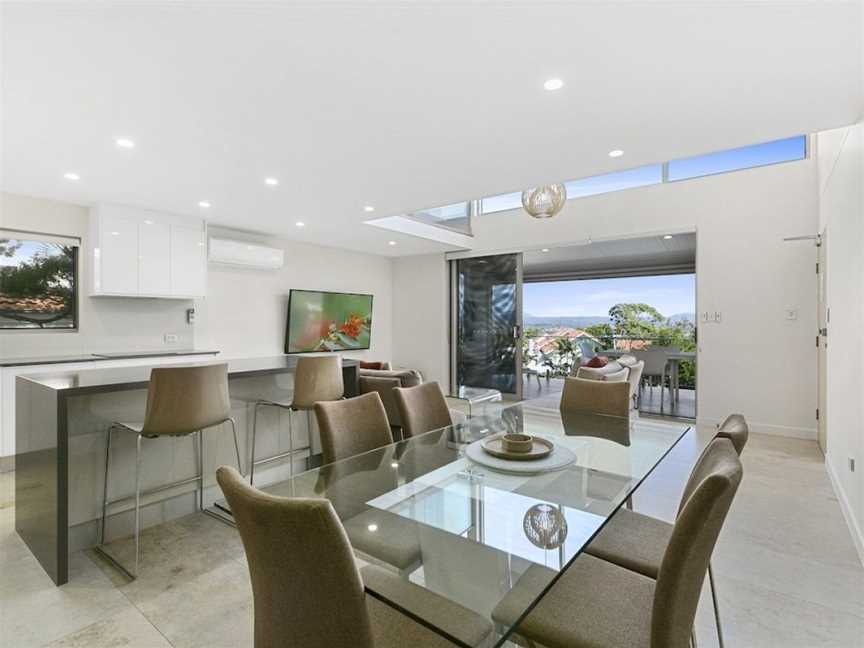 Exquisite Penthouse with views to Laguna Bay - Unit 3 Taralla 18 Edgar Bennett Avenue, Noosa Heads, QLD