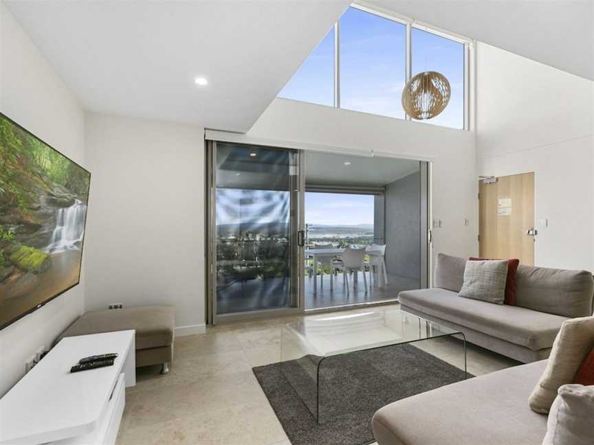 Exquisite Penthouse with views to Laguna Bay - Unit 3 Taralla 18 Edgar Bennett Avenue, Noosa Heads, QLD