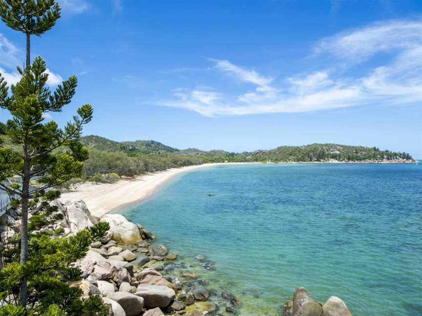 Azure on Geoffrey Bay, Arcadia, QLD