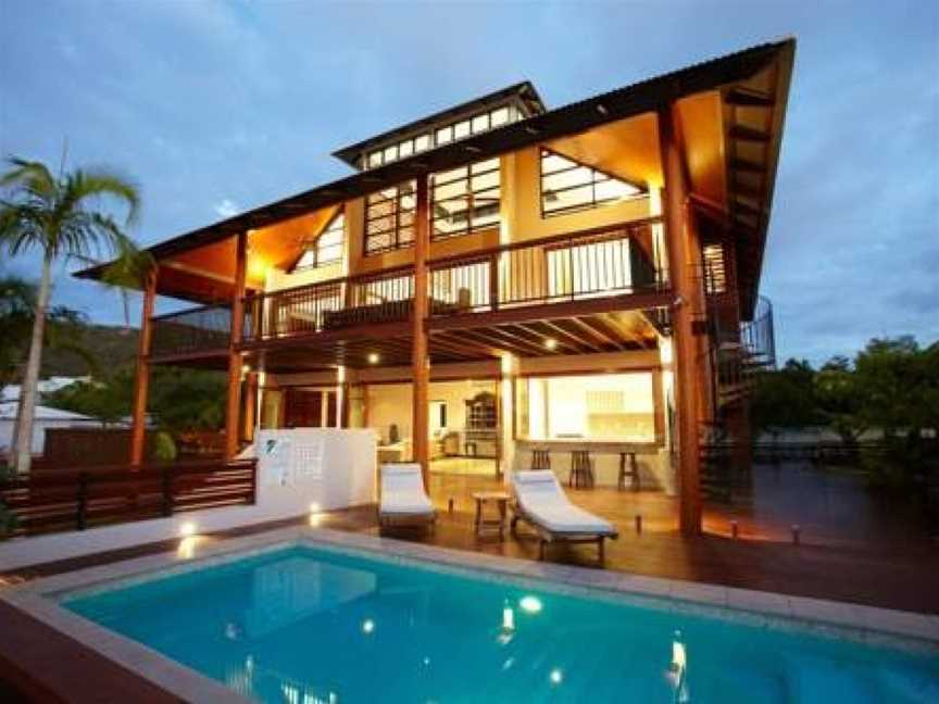 Villa Kembali, Horseshoe Bay, QLD