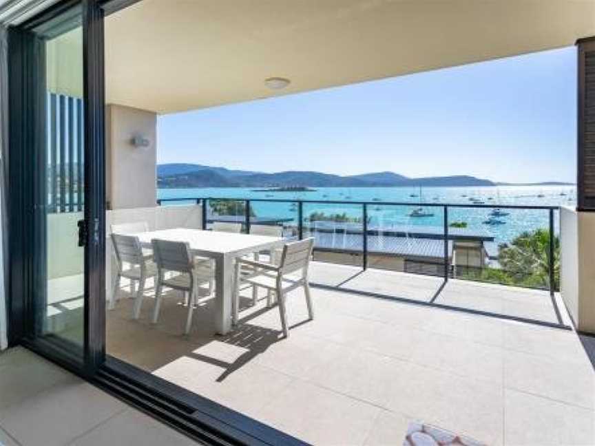 3 Bedroom Ultimate Luxury Waterfront, Cannonvale, QLD