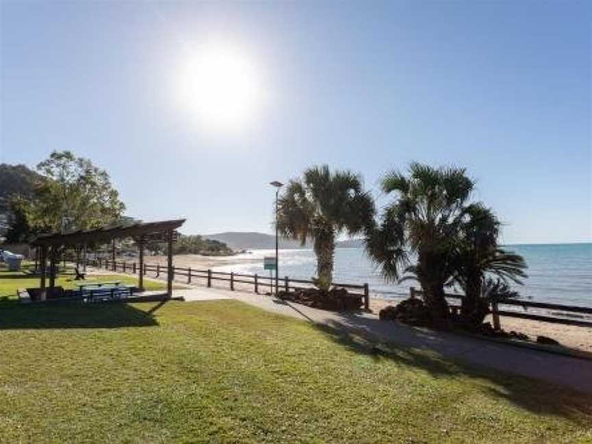 3 Bedroom Ultimate Luxury Waterfront, Cannonvale, QLD