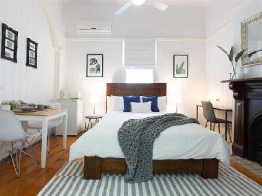 99 Kirkland Bed & Breakfast, Coorparoo, QLD