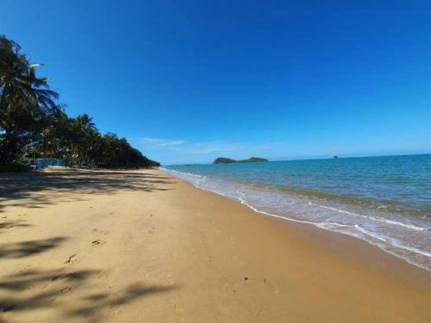 Rare! Modern Unit with Private Fenced garden Close to The Beach PC4, Palm Cove, QLD