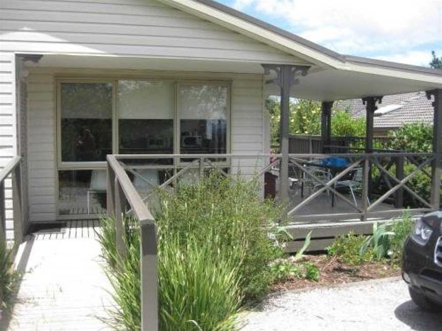 Emerald Hills Cottage, Koonwarra, VIC