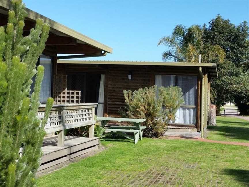 Lazy Acre Log Cabins, Lakes Entrance, VIC