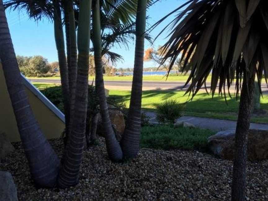 Abel Tasman on Esplanade, Lakes Entrance, VIC