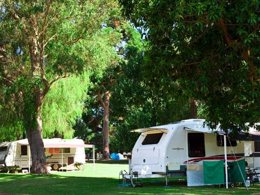 Fontys Pool and Caravan Park, Accommodation in Manjimup