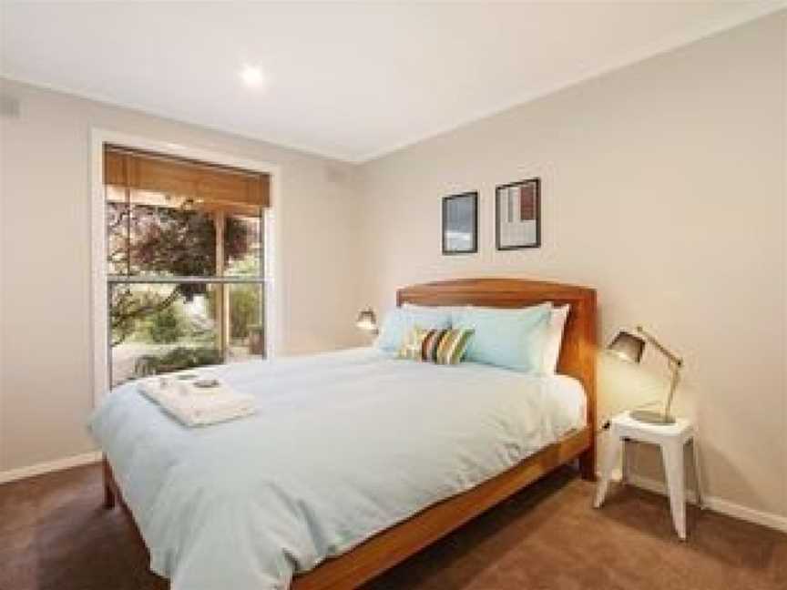 Cherry Lane - 3 bedroom brick home, Bright, VIC