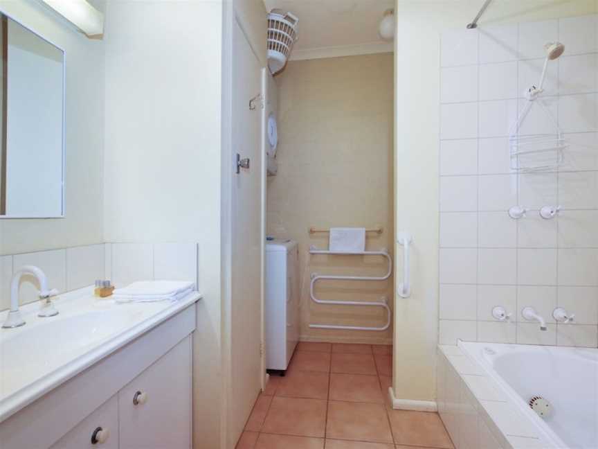 Snowstream Riverside Apartments - Unit 2, Bright, VIC