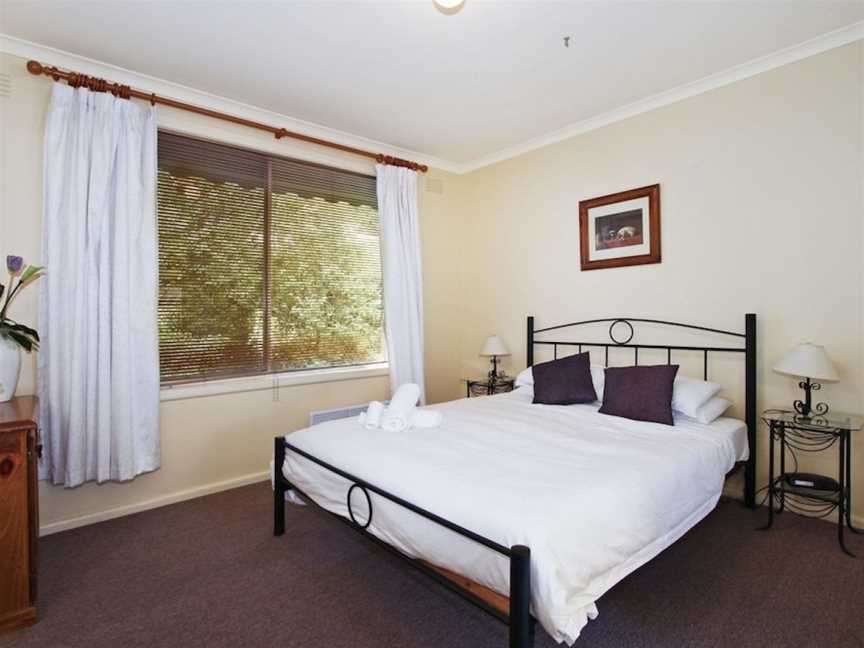 Snowstream Riverside Apartments - Unit 2, Bright, VIC