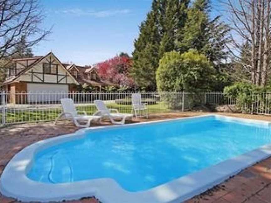 Kookaburra's Nook - pet friendly with pool, Bright, VIC