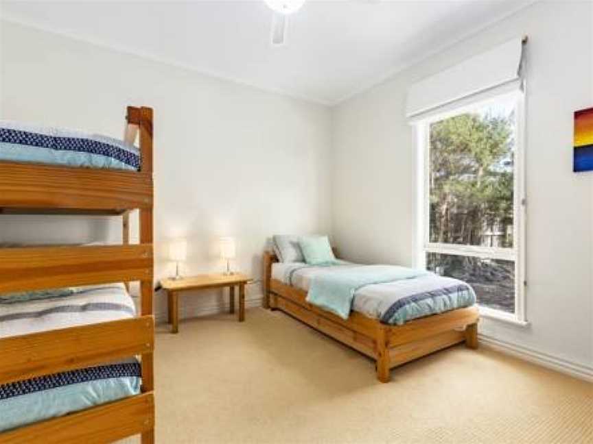 Tranquility in Cowes - Pets, Fireplace, WiFi, Linen, 350m Beach, 4 Bdrms, Cowes, VIC