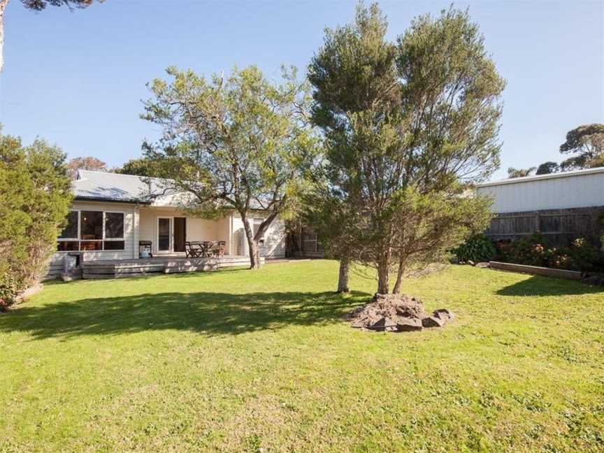 Tranquility in Cowes - Pets, Fireplace, WiFi, Linen, 350m Beach, 4 Bdrms, Cowes, VIC