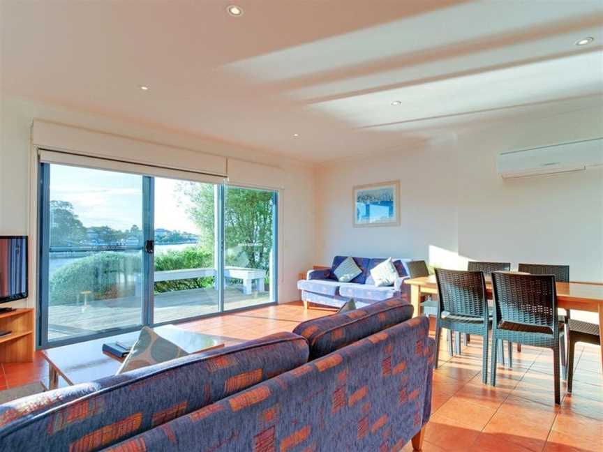 Captains Cove Waterfront Apartments, Paynesville, VIC