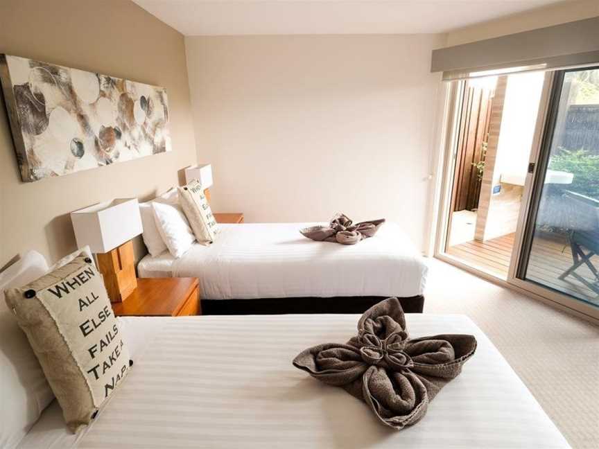 WHITESBEACH GUESTHOUSE, Torquay, VIC