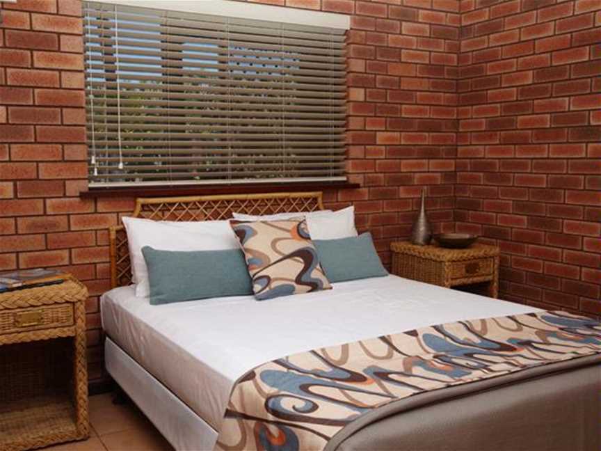 Bayside Holiday Apartments, Accommodation in Broome