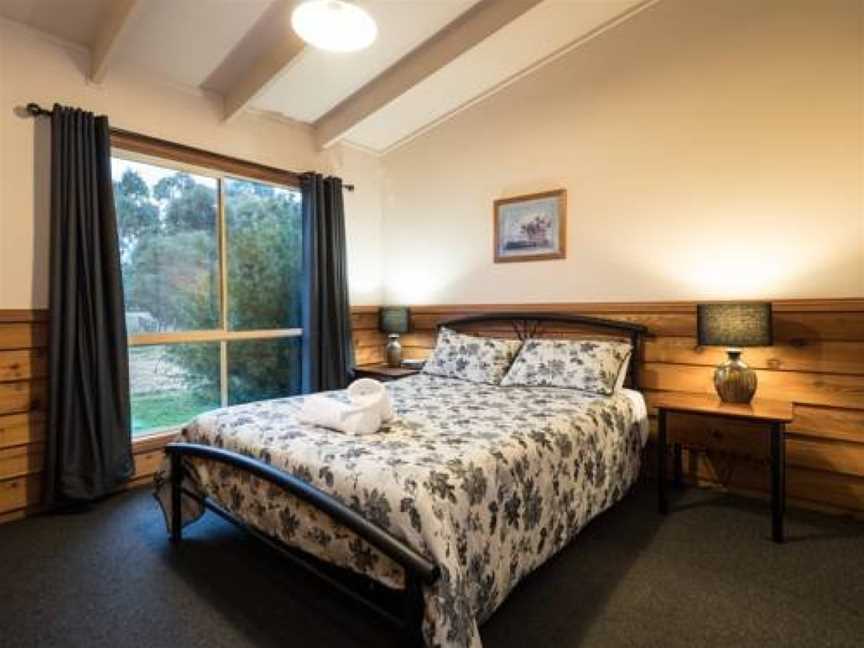 Halls Haven Holiday Units, Fyans Creek, VIC