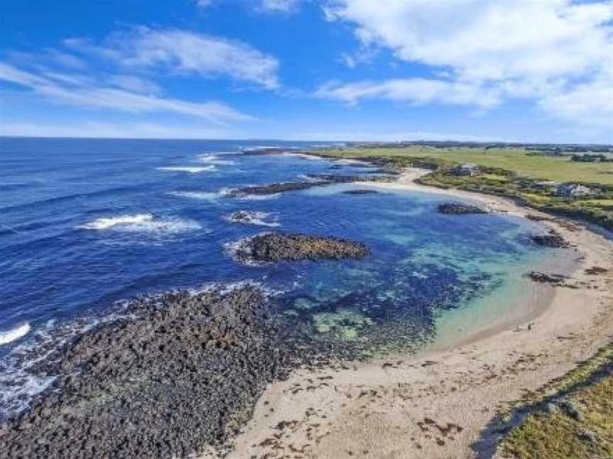 HEARN'S BEACHSIDE VILLA 9, Port Fairy, VIC