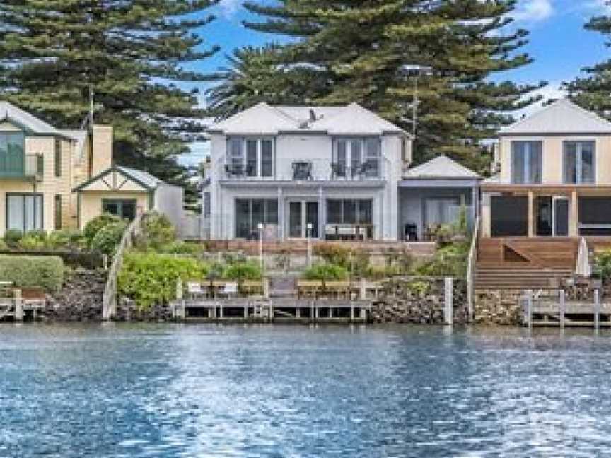 River Charm Cottage, Port Fairy, VIC