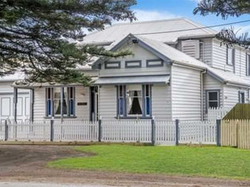 River Charm Cottage, Port Fairy, VIC