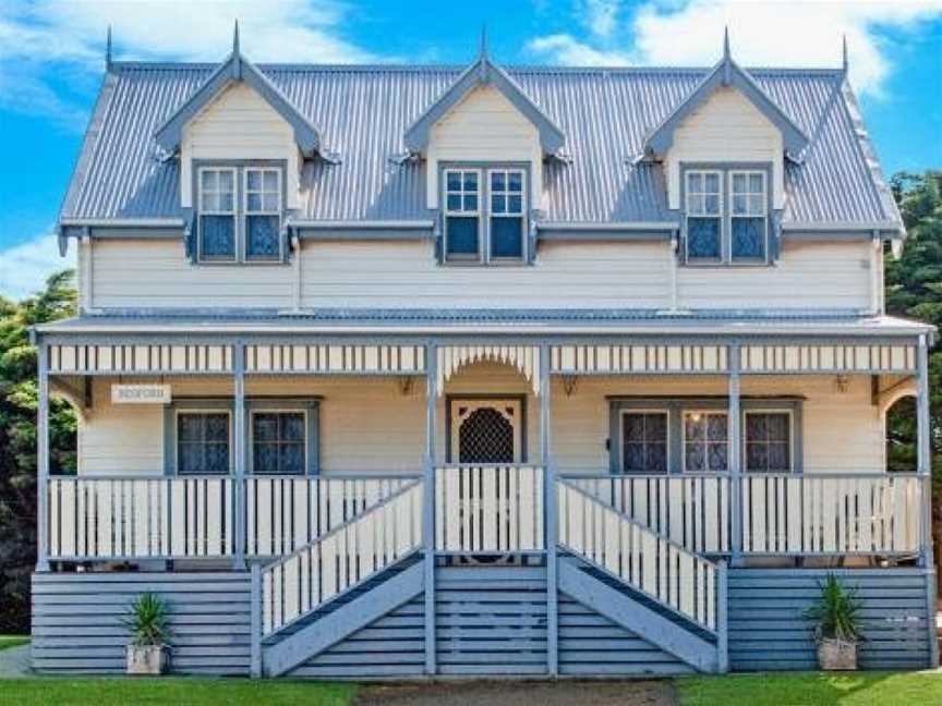 Sails - elegant, spacious beach villa, Port Fairy, VIC