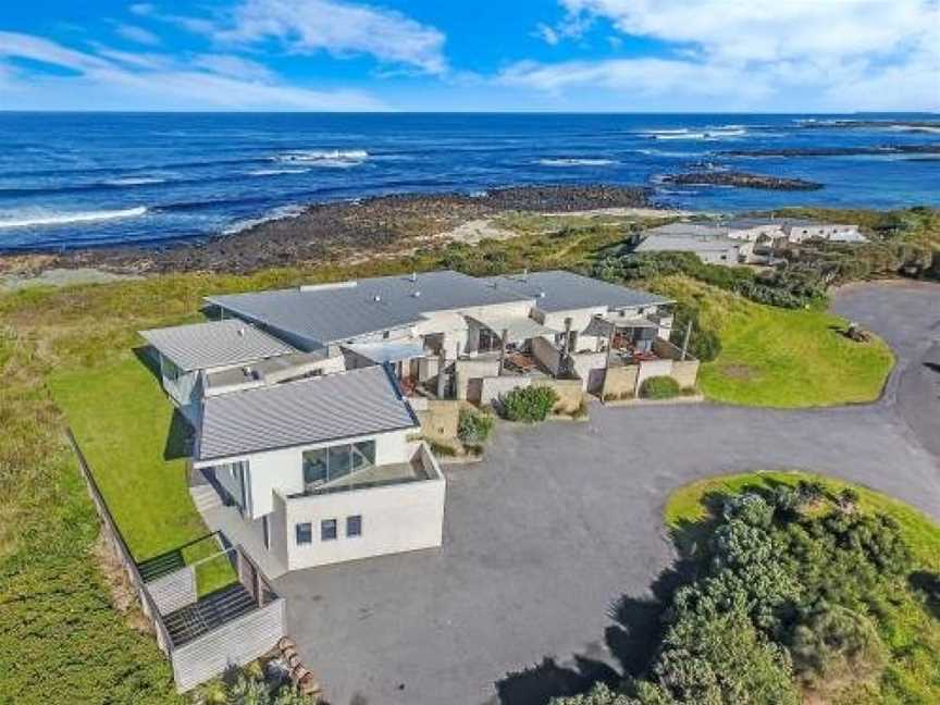 HEARN'S BEACHSIDE VILLA 8, Port Fairy, VIC