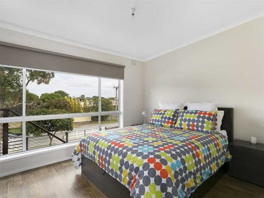 Upstairs Cottage On Beachurst, Dromana, VIC