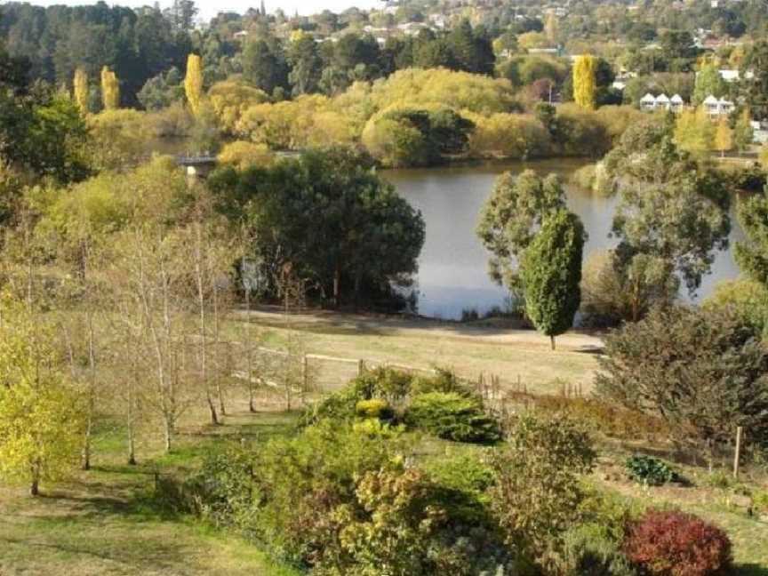 AMBLESIDE ON THE LAKE, Daylesford, VIC