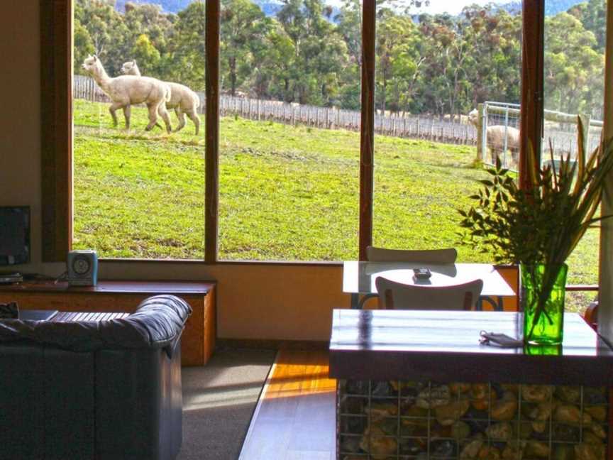 Valley Farm Vineyard Cottages, Healesville, VIC