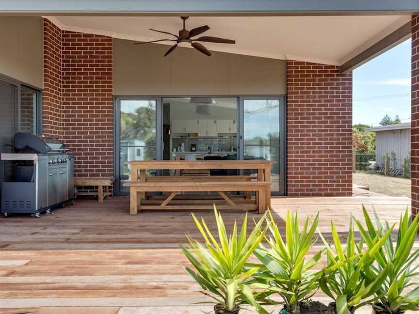 Diamond Bay Beach House: brand new, Sorrento, VIC