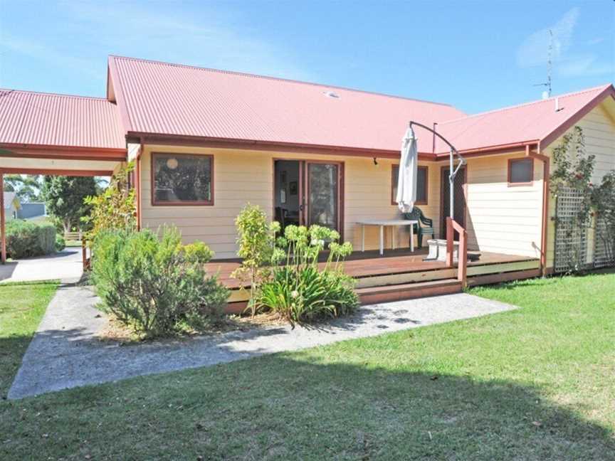 Beilby Beach Cottage - Free Wifi & Foxtel Included! Pet Friendly (Outside Only), Inverloch, VIC