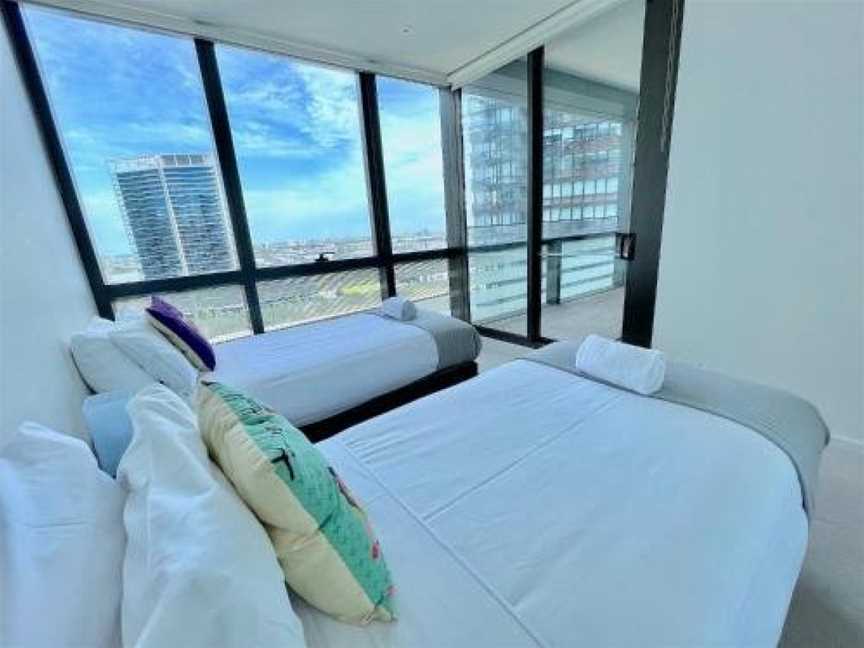 Brilliant WaterView 3B Apartment Secured Parking, Docklands, VIC