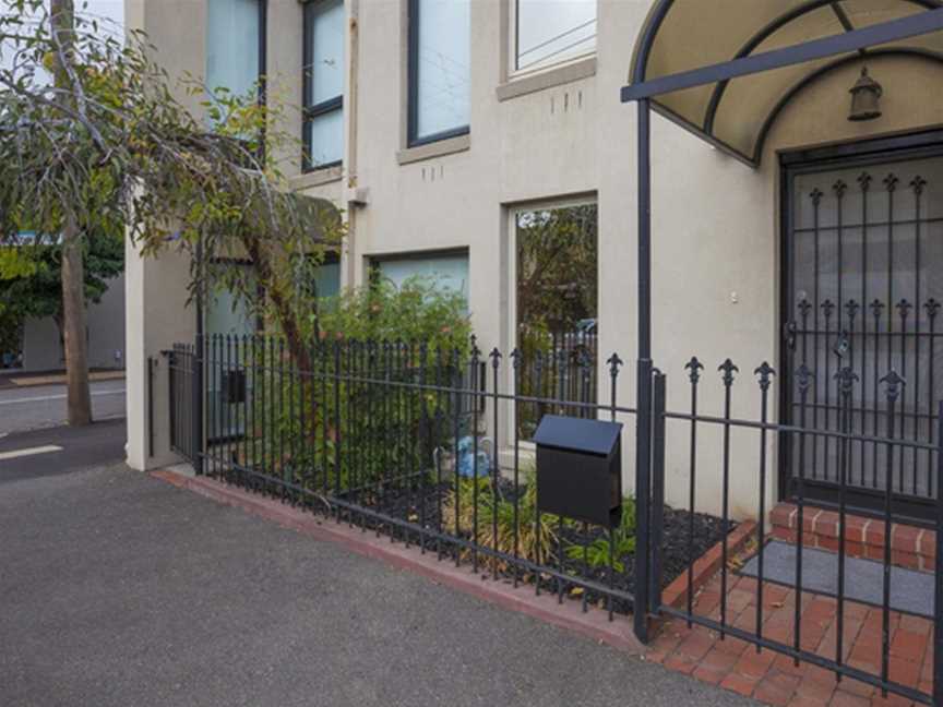 BOUTIQUE STAYS - Central Park, South Melbourne Townhouse, South Melbourne, VIC