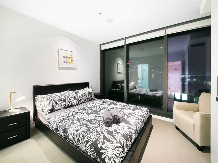 A Cozy 2BR Suite + Large Balcony at Southern Cross, Melbourne CBD, VIC