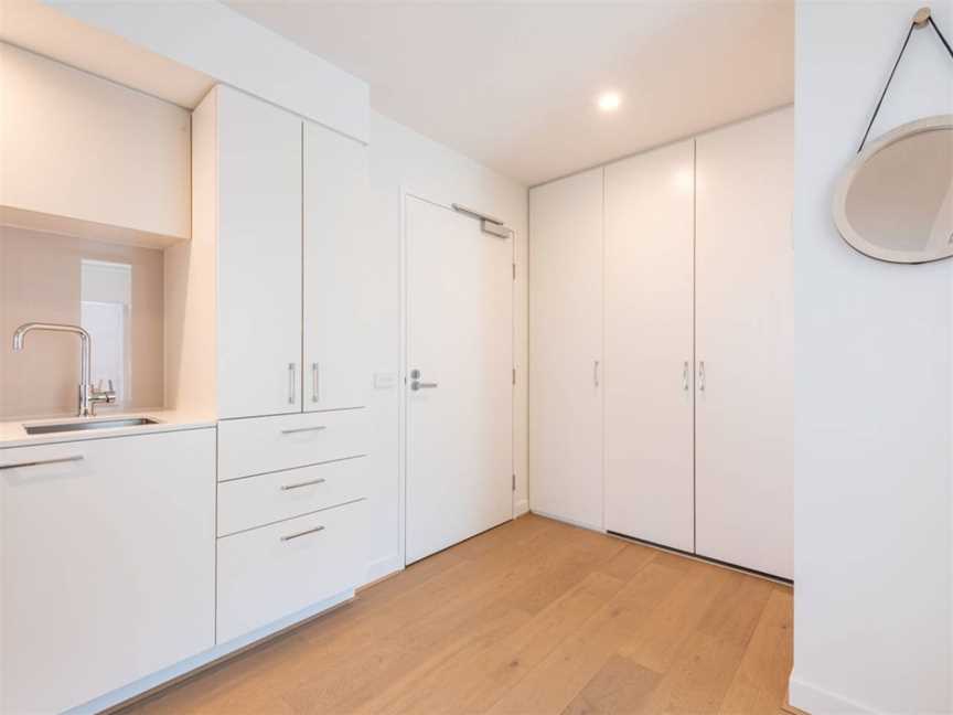 Stylish city views CBD 2 bed 2 bath, Melbourne CBD, VIC