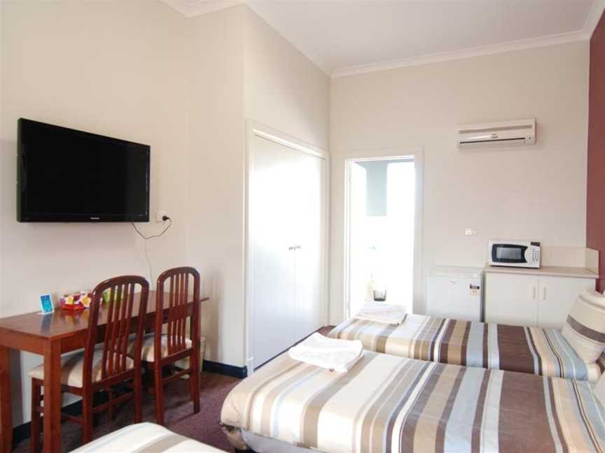 Brunswick Tower Hotel, Accommodation in Coburg