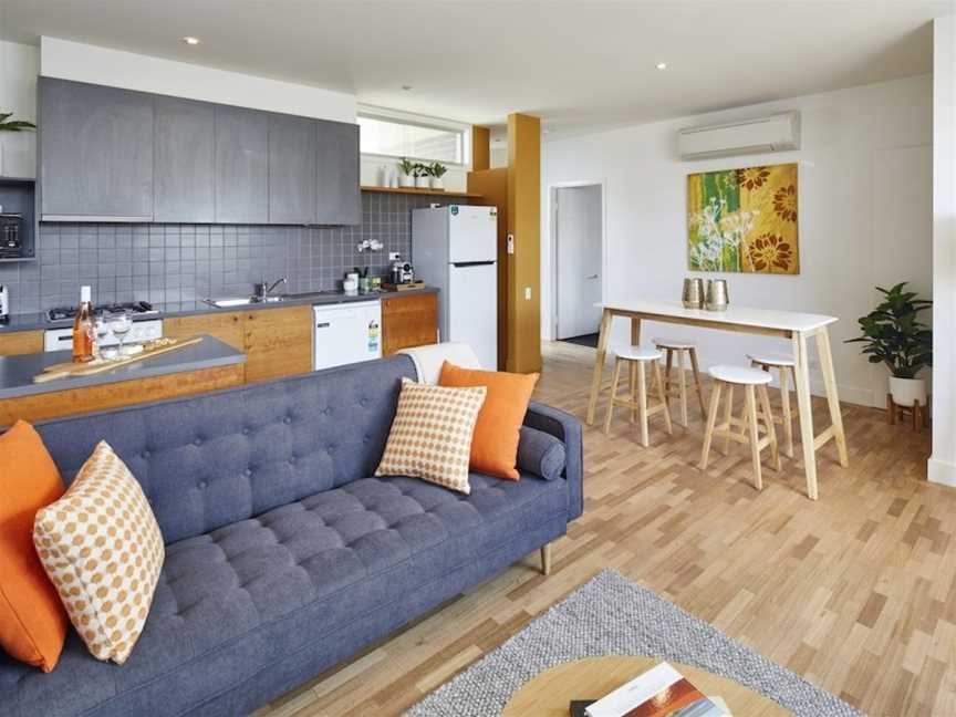 Spacious Carlton 1 bedroom Apt With Secure Parking, Carlton, VIC