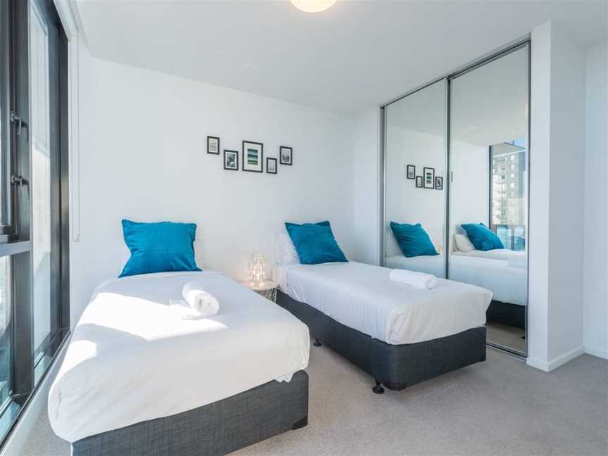 Southbank 2 Bed Apartment with View Next to Crown, Southbank, VIC