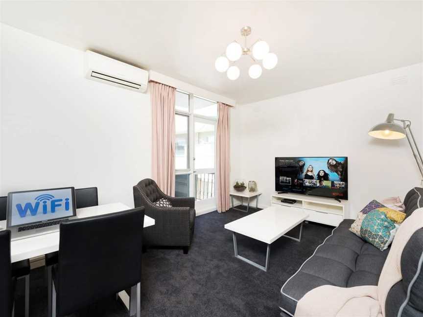 1 Bdrm With Parking, Walk to Beach, St Kilda, VIC